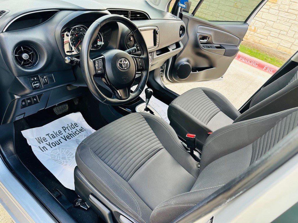 2018 Toyota Yaris Image 8