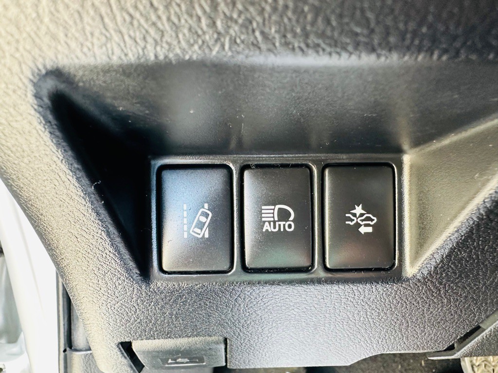 2018 Toyota Yaris Image 11