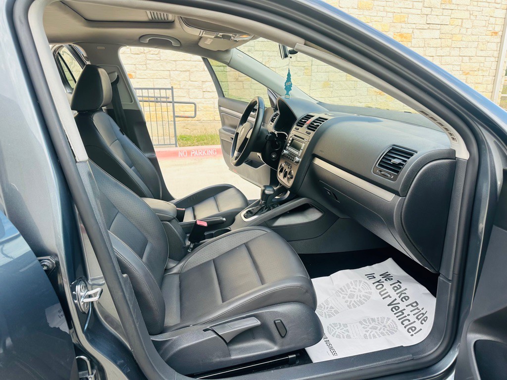 2009 Volkswagen Jetta Image 5