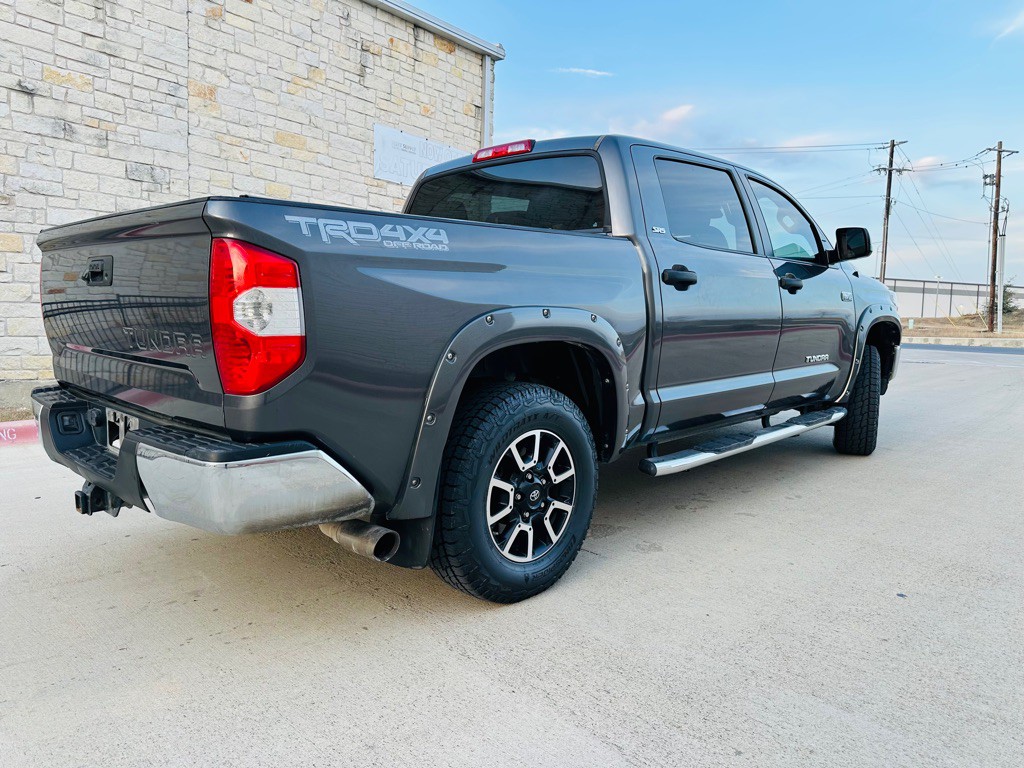 2018 Toyota Tundra Image 2