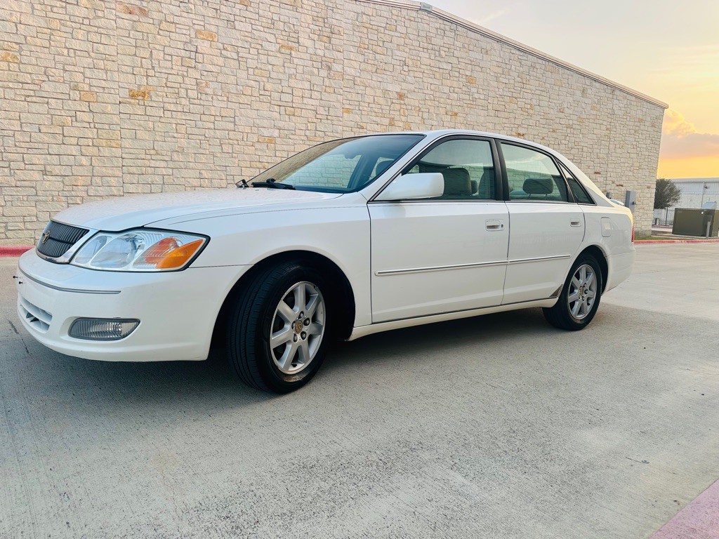 2000 Toyota Avalon Image 4
