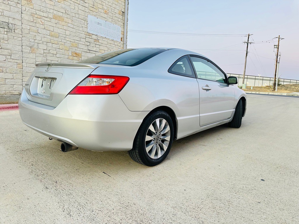 2011 Honda Civic Image 2