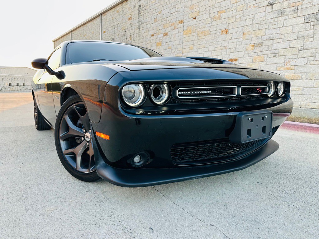 2019 Dodge Challenger Image 1