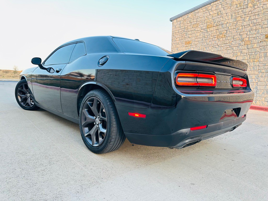 2019 Dodge Challenger Image 3