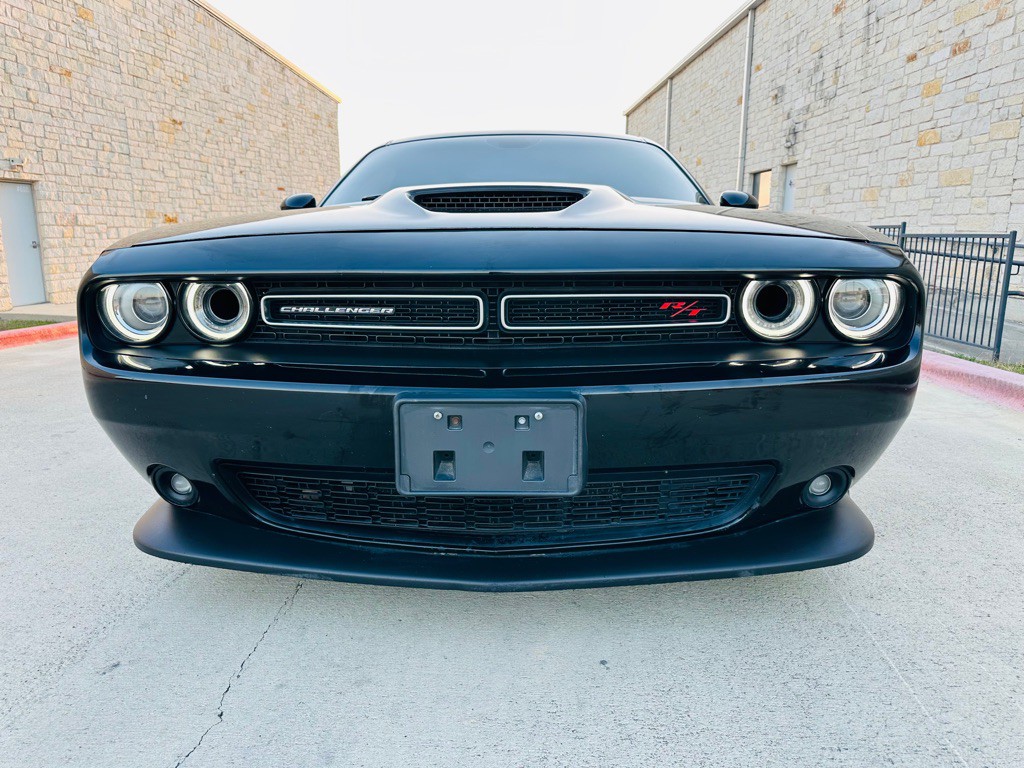 2019 Dodge Challenger Image 5