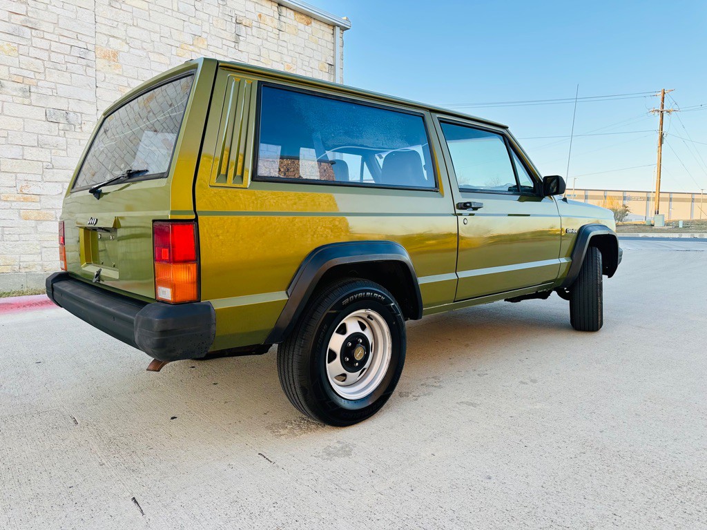 1996 Jeep Cherokee Image 2