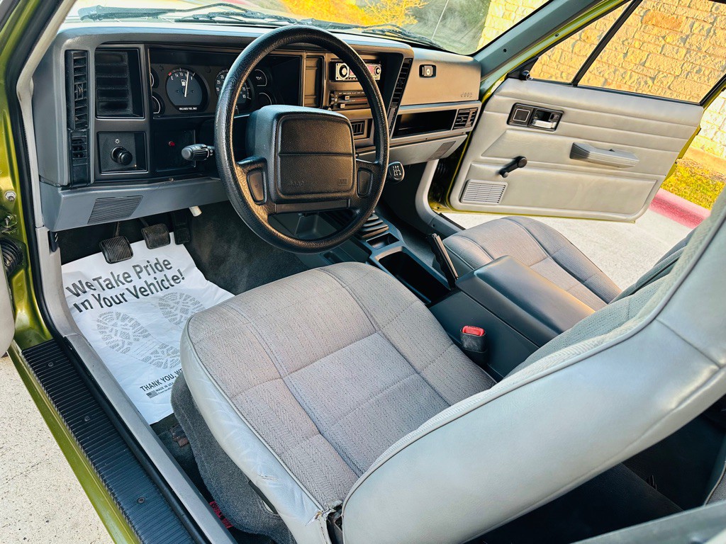 1996 Jeep Cherokee Image 7