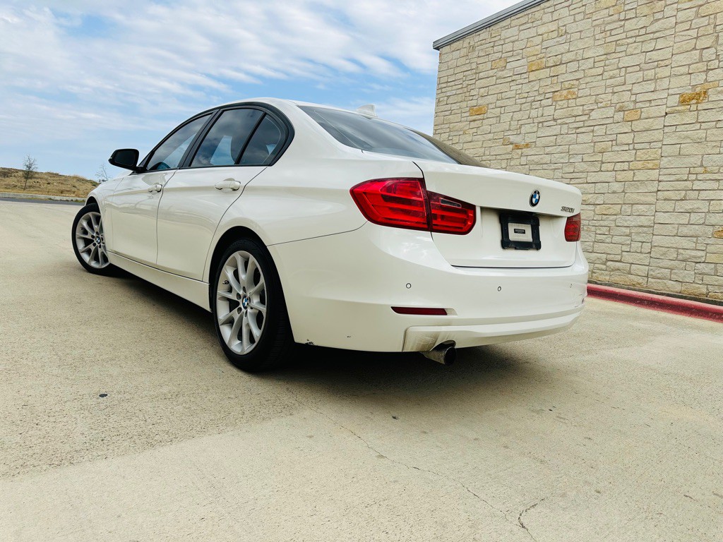 2014 BMW 3 Series Image 3