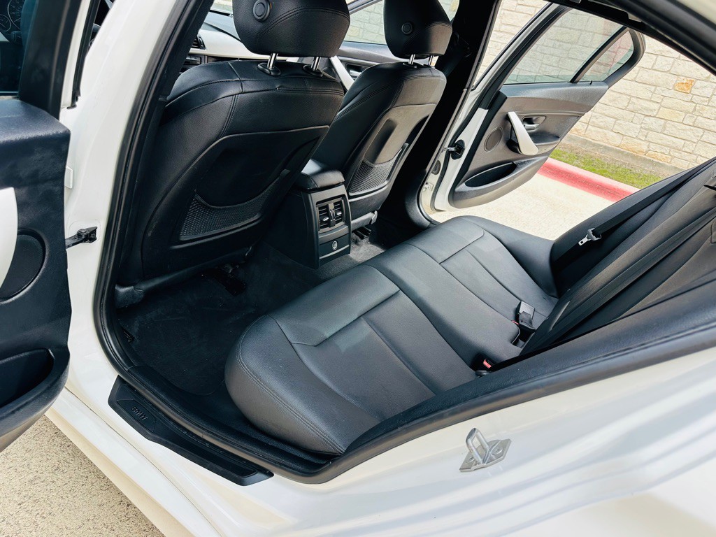 2014 BMW 3 Series Image 7