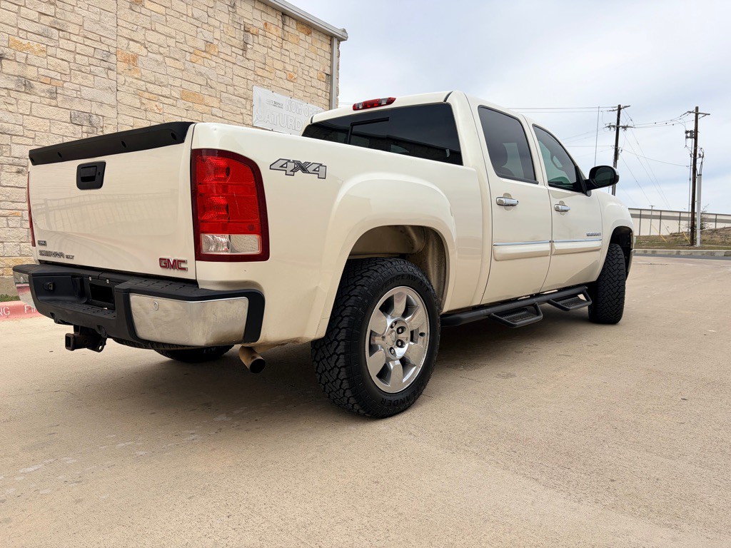 2009 GMC Sierra Image 2