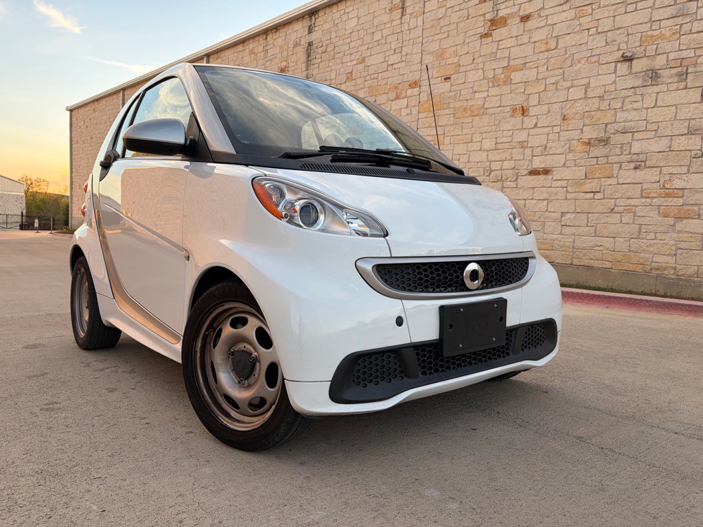 2015 smart fortwo Image 1