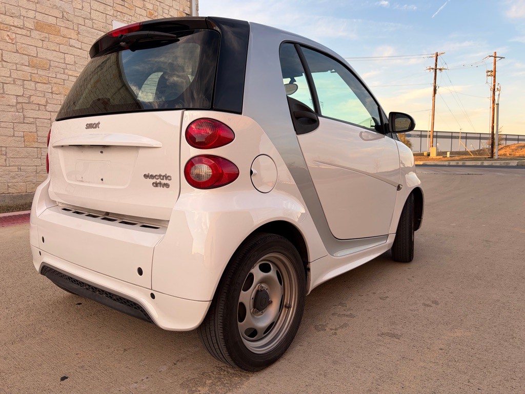 2015 smart fortwo Image 2
