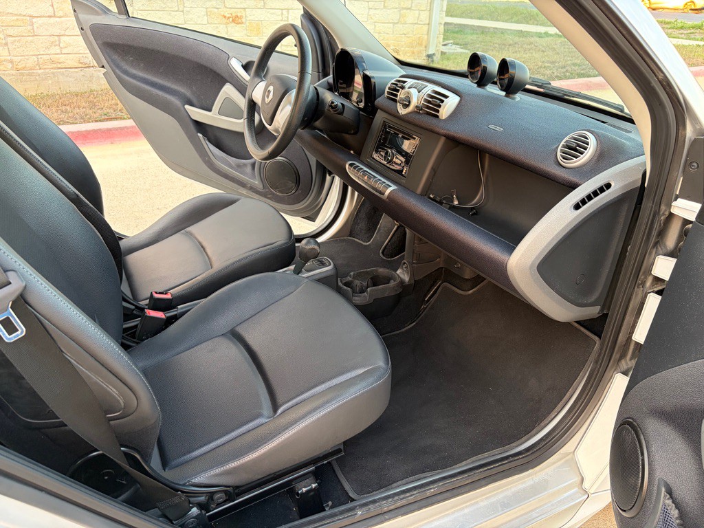 2015 smart fortwo Image 5