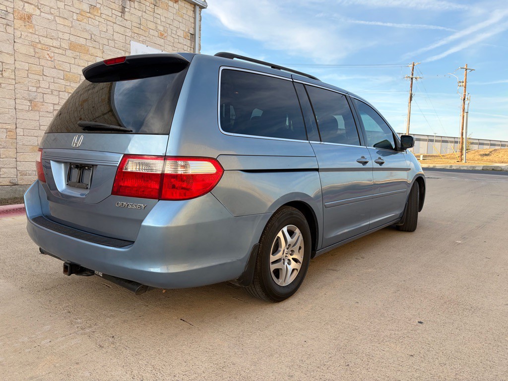 2005 Honda Odyssey Image 2