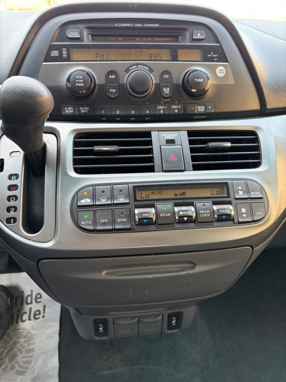 2005 Honda Odyssey Image 11