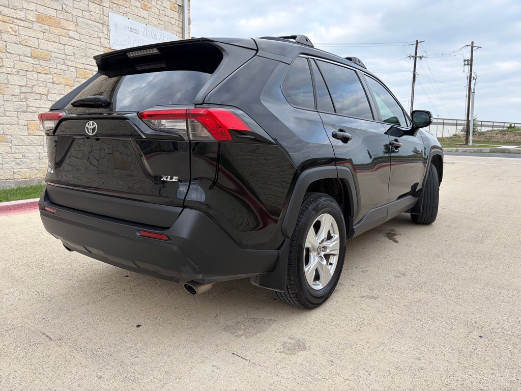 2021 Toyota Rav4 Image 2