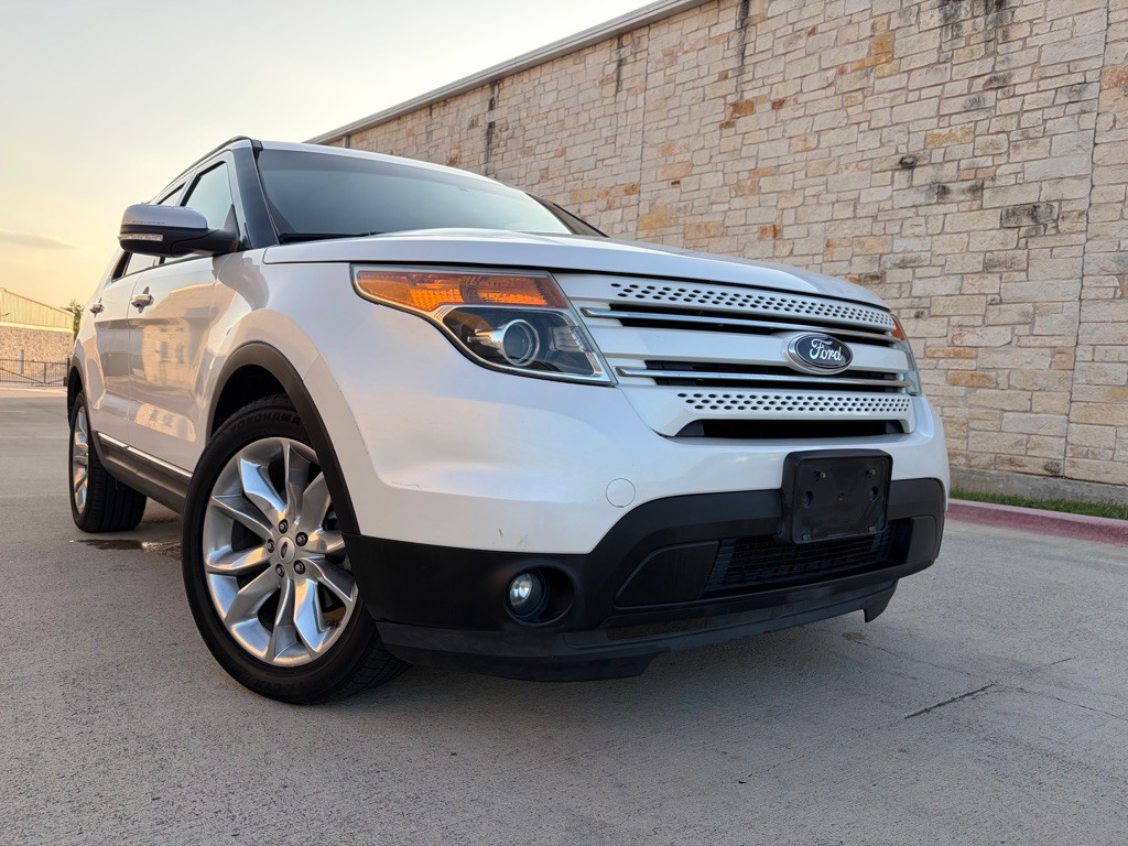 2013 Ford Explorer Image 1