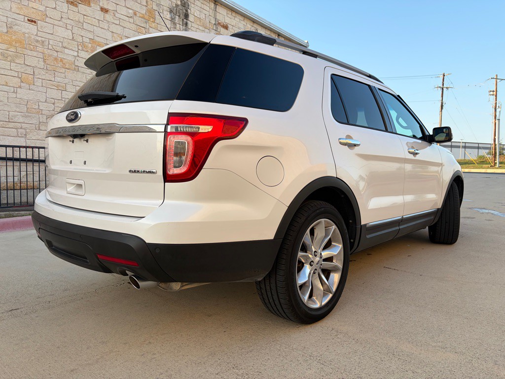 2013 Ford Explorer Image 2