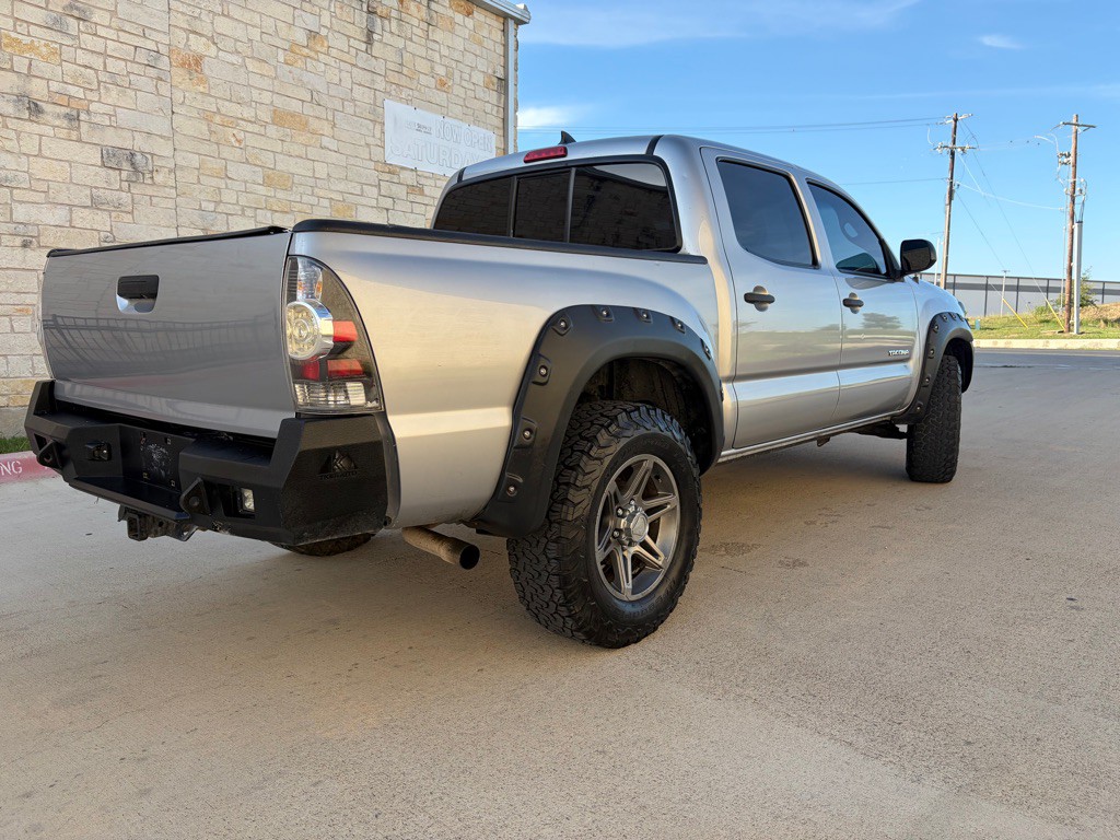 2014 Toyota Tacoma Image 2