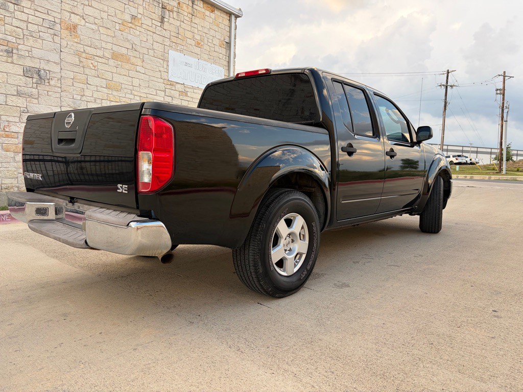 2007 Nissan Frontier Image 2