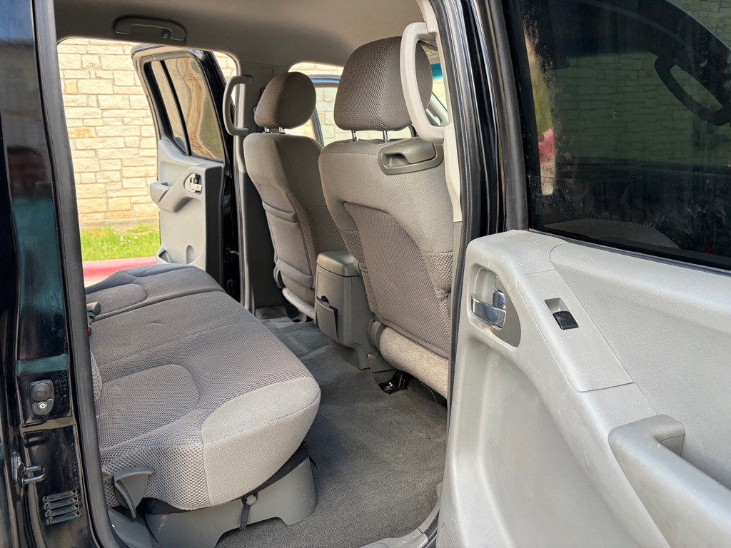 2007 Nissan Frontier Image 6