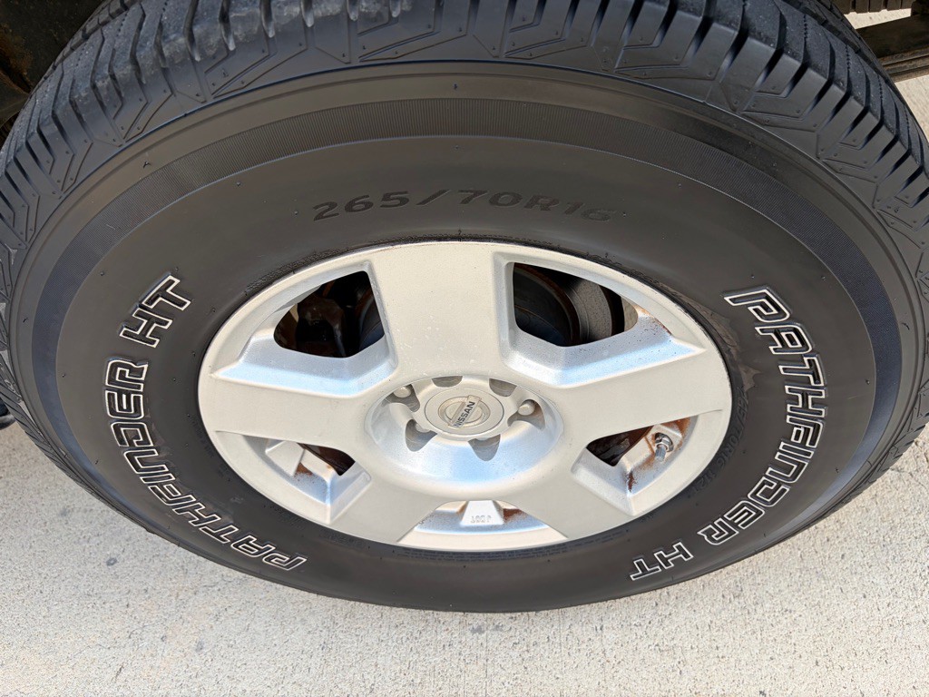 2007 Nissan Frontier Image 12