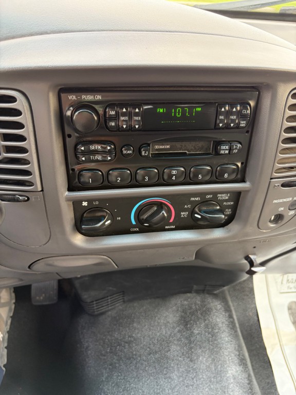 2003 Ford F-150 Image 12