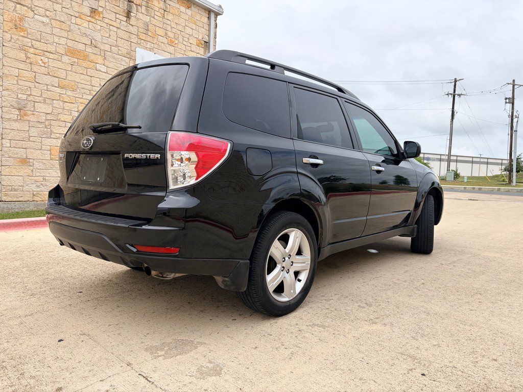 2010 Subaru Forester Image 2