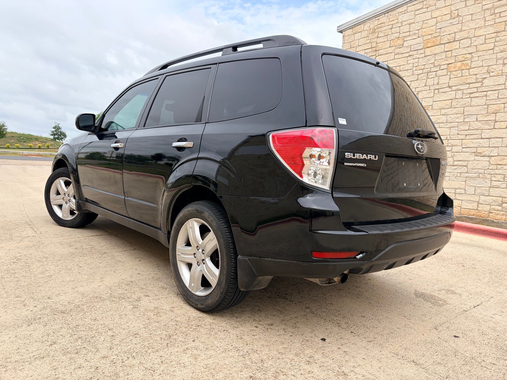 2010 Subaru Forester Image 3