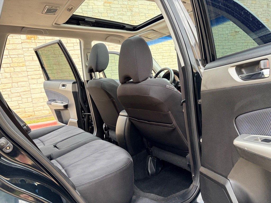 2010 Subaru Forester Image 6
