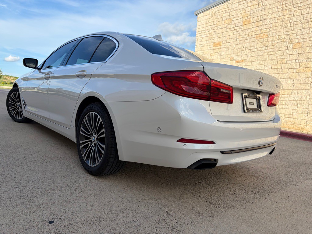 2019 BMW 5 Series Image 3