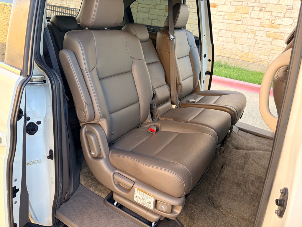 2014 Honda Odyssey Image 6