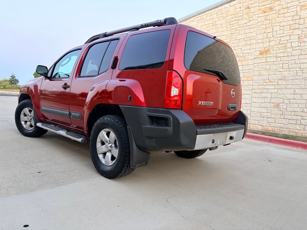 2011 Nissan Xterra Image 3