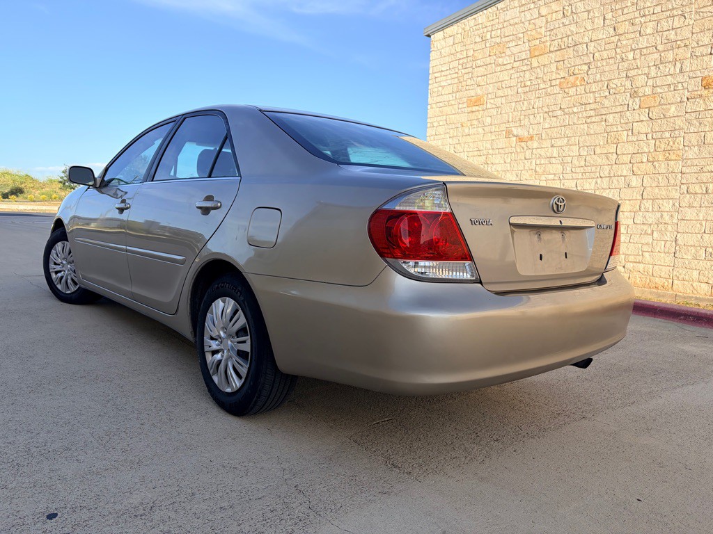 2005 Toyota Camry Image 3