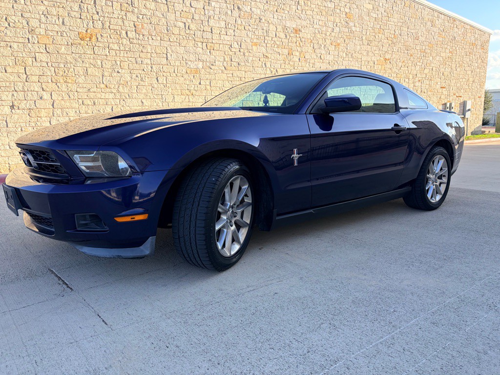 2011 Ford Mustang Image 4