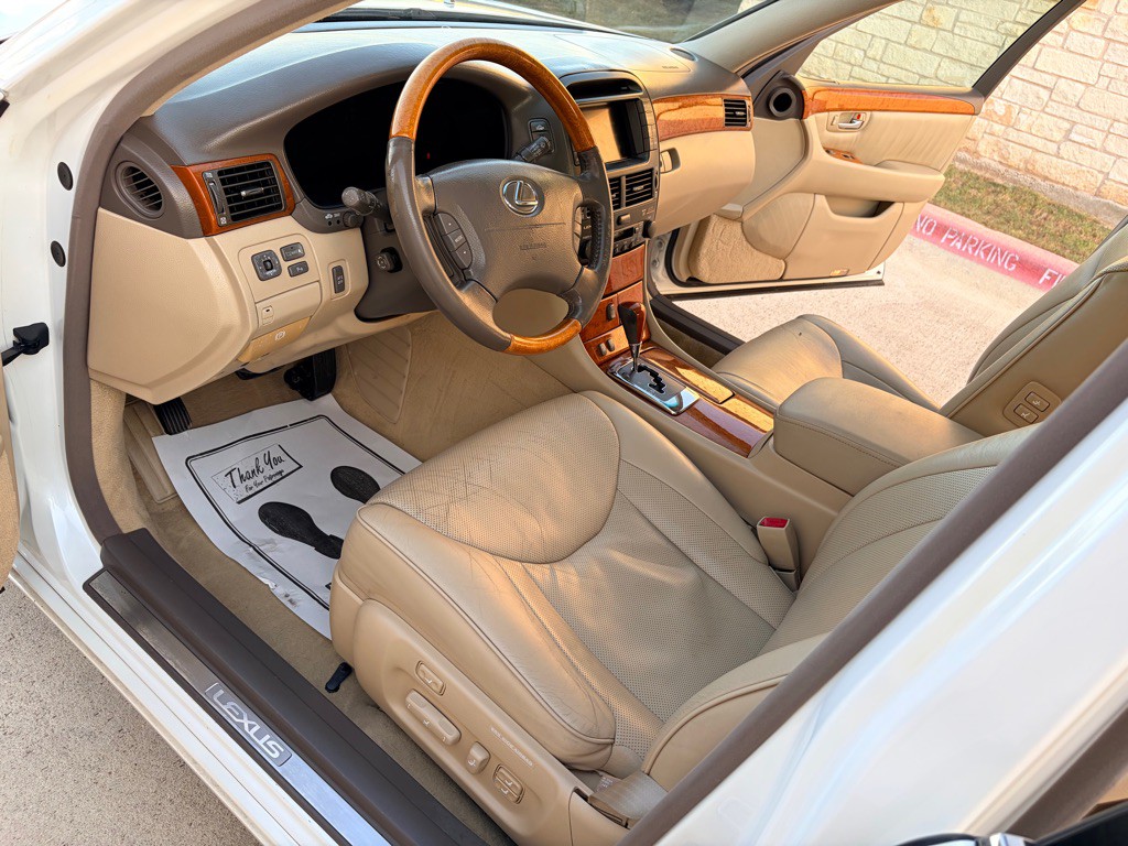 2004 Lexus LS Image 9