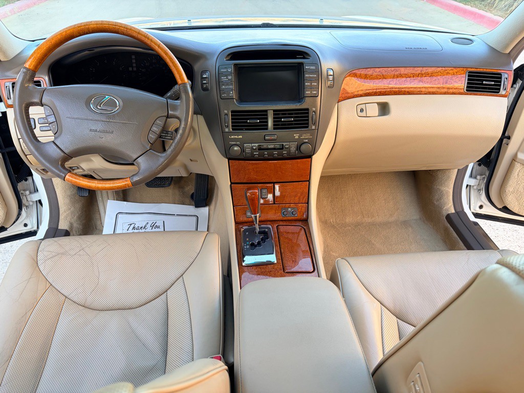 2004 Lexus LS Image 10