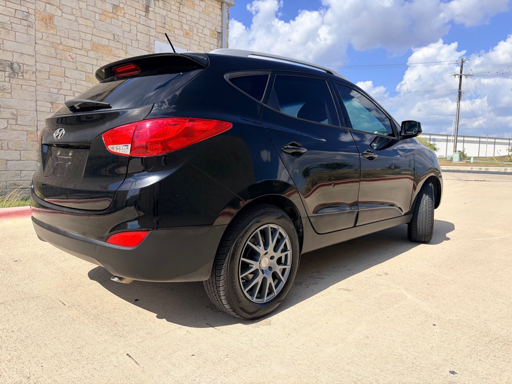 2014 Hyundai Tucson Image 2