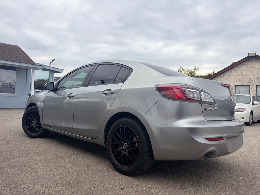 2013 Mazda Mazda3 Image 3
