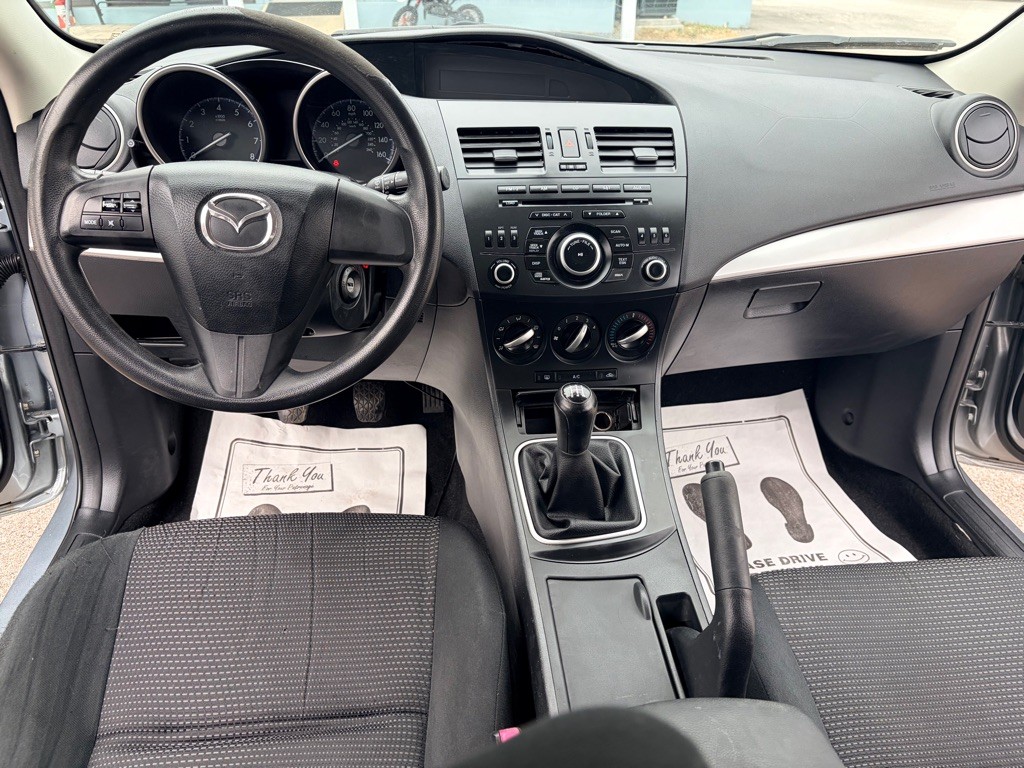 2013 Mazda Mazda3 Image 9