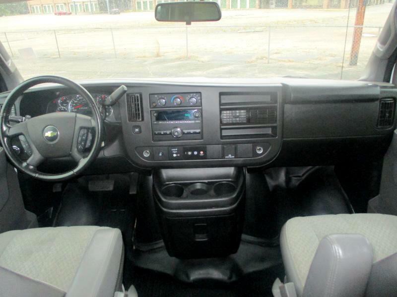 2022 Chevrolet Express Image 10