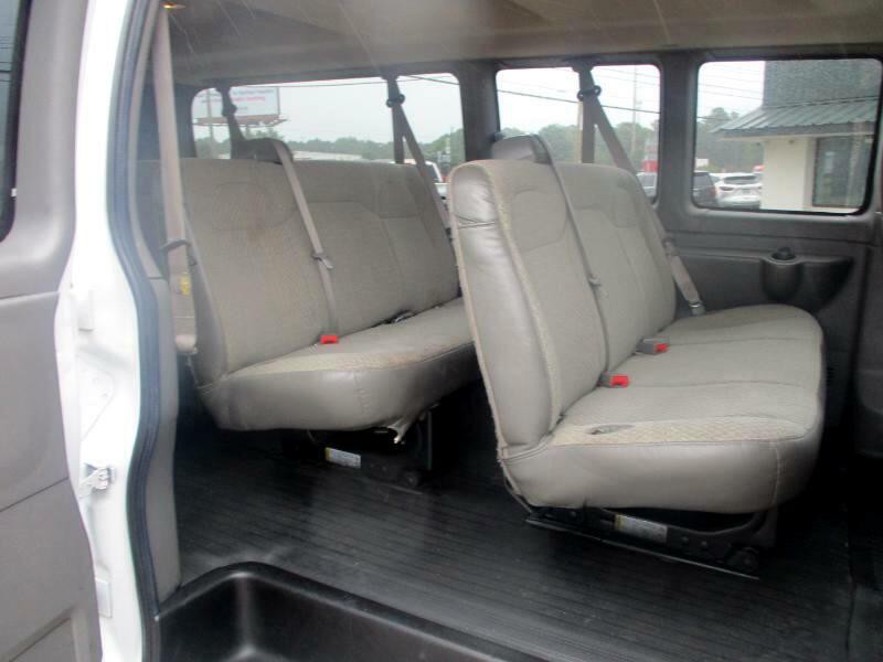 2022 Chevrolet Express Image 13