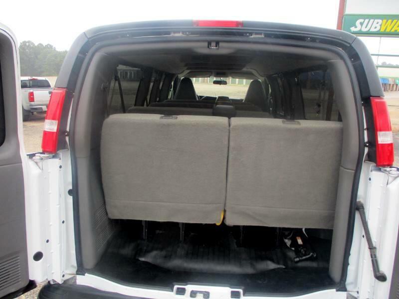 2022 Chevrolet Express Image 15