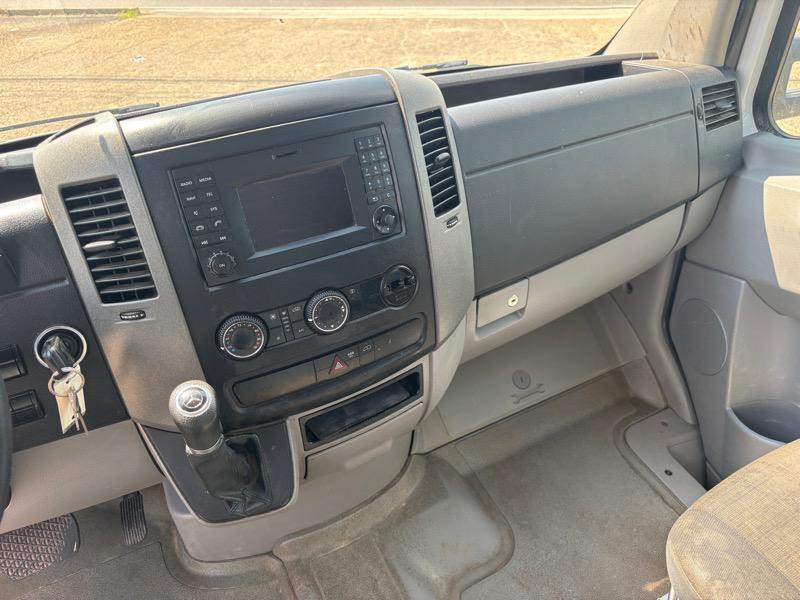 2016 Mercedes-Benz Sprinter Image 11