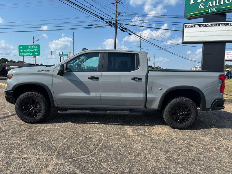 2024 Chevrolet Silverado 1500 Image 2