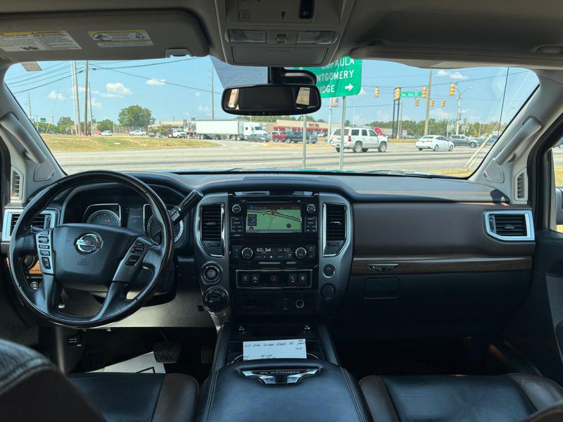 2018 Nissan Titan Image 9