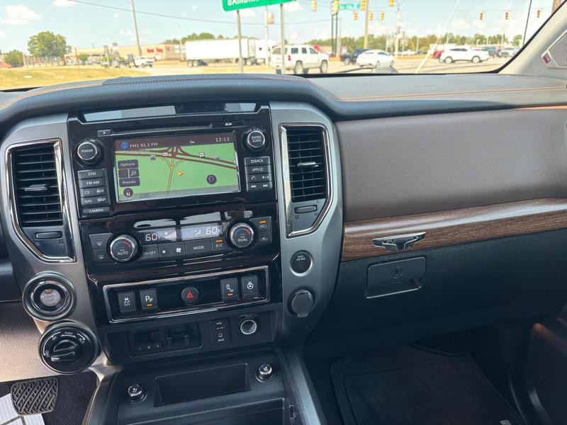 2018 Nissan Titan Image 10