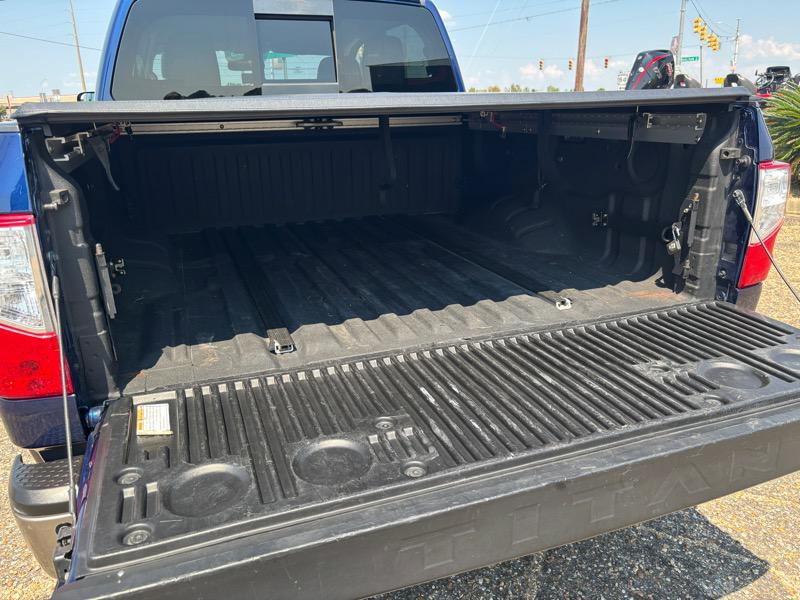 2018 Nissan Titan Image 14