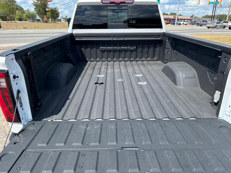 2024 GMC Sierra 2500 Image 14