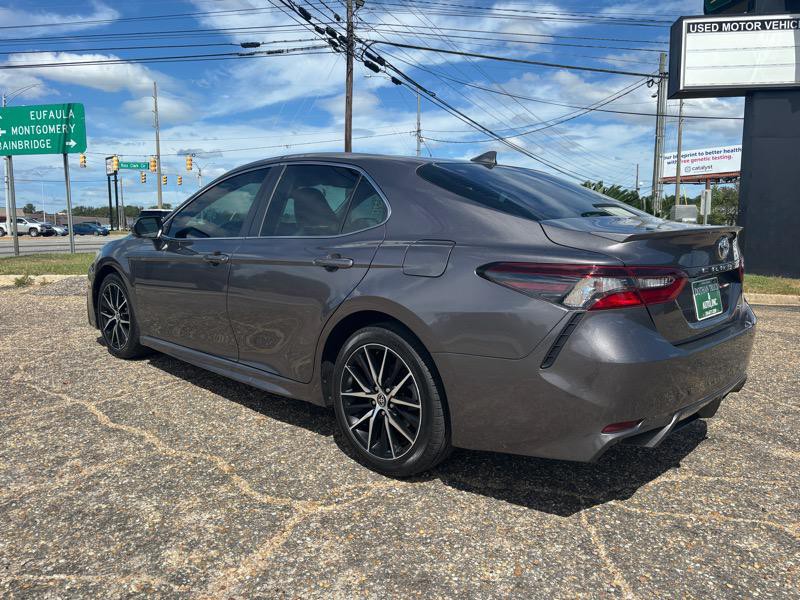 2021 Toyota Camry Image 3
